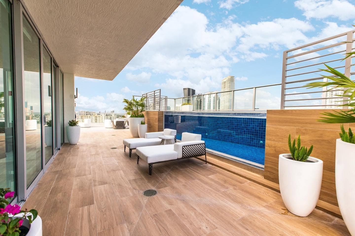 Parque Towers amenity or residence view